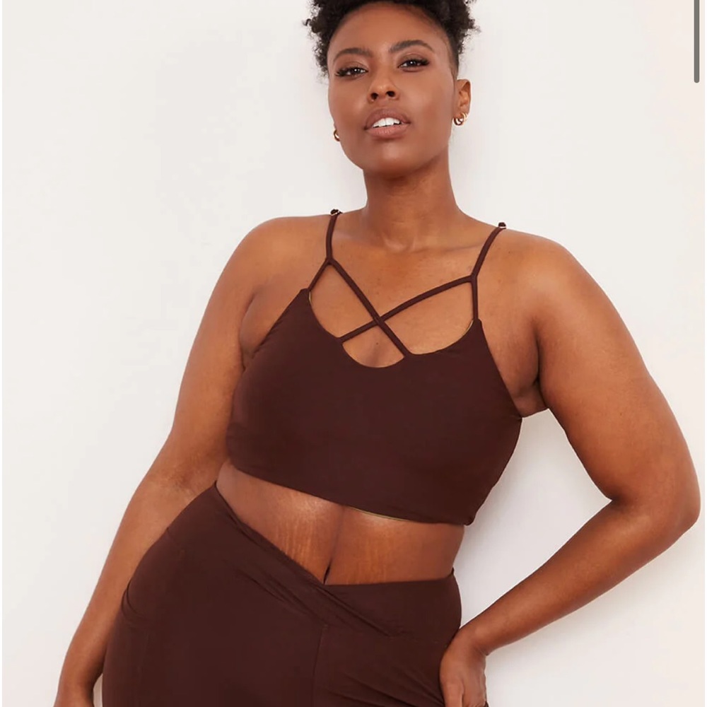 Wolven Threads 4-Way Top